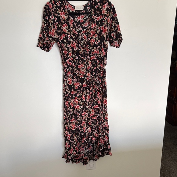 Elegant Floral Midi Dress in Black and Pink - Picture 1 of 5